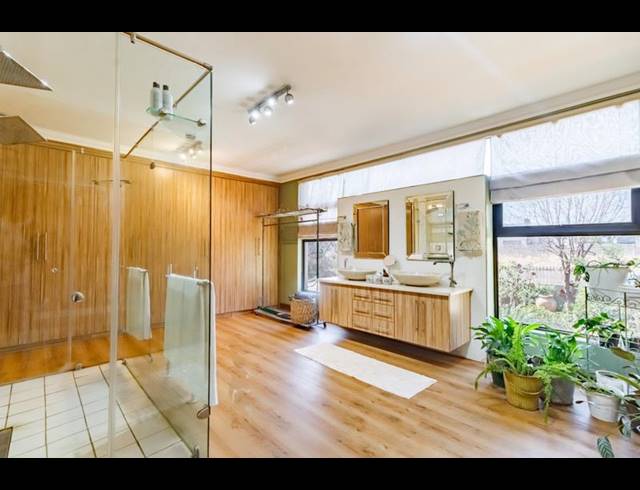 4 BEDROOM HOUSE FOR SALE IN MIDSTREAM ESTATE